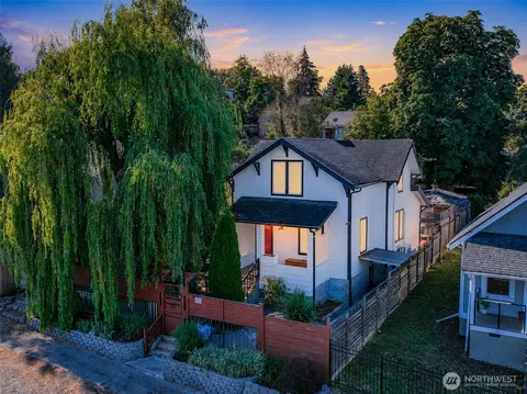 1836 E Fairbanks St, Tacoma, WA 98404