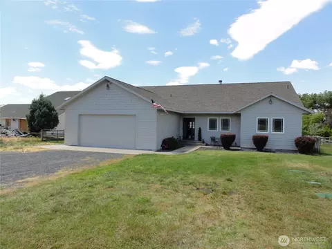 3862 Shorecrest Dr NE, Moses Lake, WA 98837