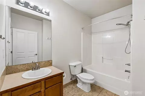 Bath - 14915 38th Dr SE #EE2029, Bothell, WA 98012 photo 1 of 1