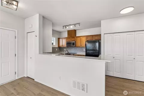Kitchen - 14915 38th Dr SE #EE2029, Bothell, WA 98012 photo 4 of 4