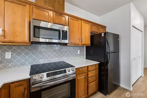 Kitchen - 14915 38th Dr SE #EE2029, Bothell, WA 98012 photo 2 of 4