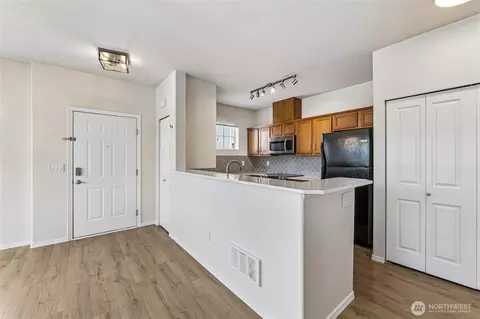 Entry Way - 14915 38th Dr SE #EE2029, Bothell, WA 98012 photo 1 of 3