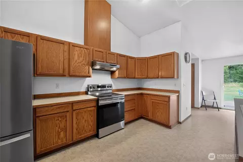 Kitchen - 21819 31st Ave E, Spanaway, WA 98387 photo 1 of 2