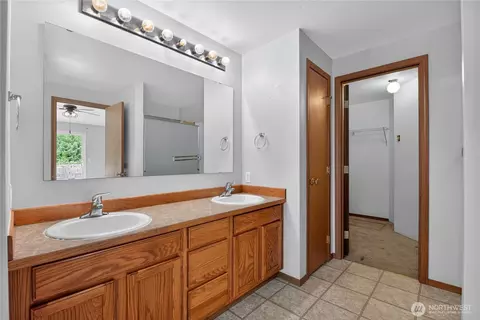 Bath - 21819 31st Ave E, Spanaway, WA 98387 photo 3 of 4
