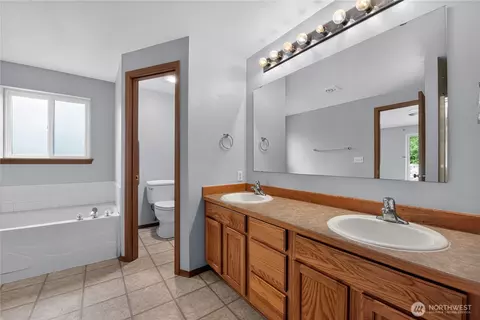 Bath - 21819 31st Ave E, Spanaway, WA 98387 photo 4 of 4