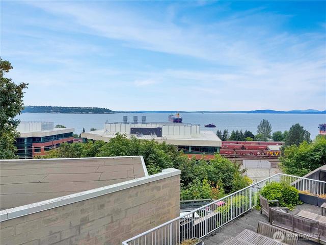 521 5th Ave W #201, Seattle, WA 98119
