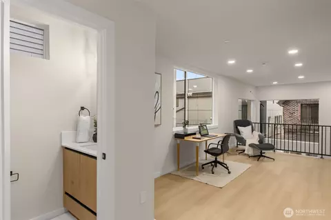 1127 C 10th Ave E, Seattle, WA 98102 photo 5