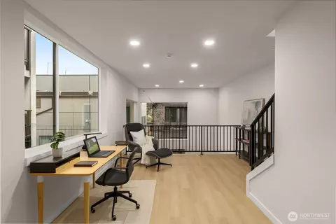 1127 C 10th Ave E, Seattle, WA 98102 photo 6