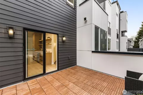 1127 C 10th Ave E, Seattle, WA 98102 photo 23