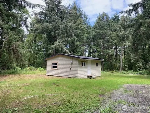 35208 Stackpole Rd, Ocean Park, WA 98640