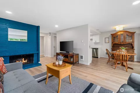 15212 NE 8th St #F13, Bellevue, WA 98007