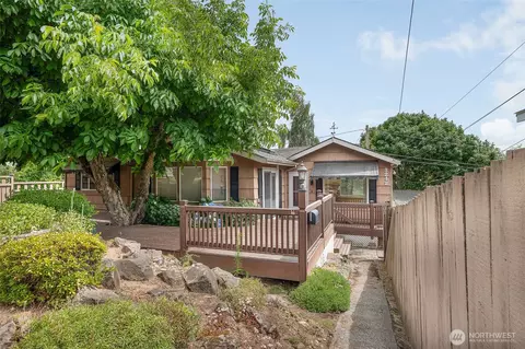 3242 36th Ave W, Seattle, WA 98199