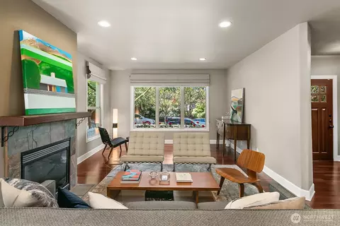 1506 17th Ave E, Seattle, WA 98112 photo 2