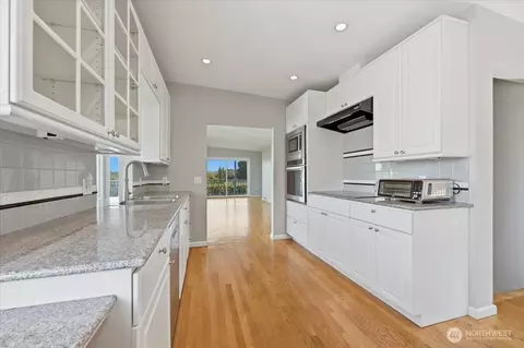 3741 33rd Ave SW, Seattle, WA 98126 photo 9