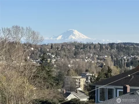 3741 33rd Ave SW, Seattle, WA 98126 photo 2
