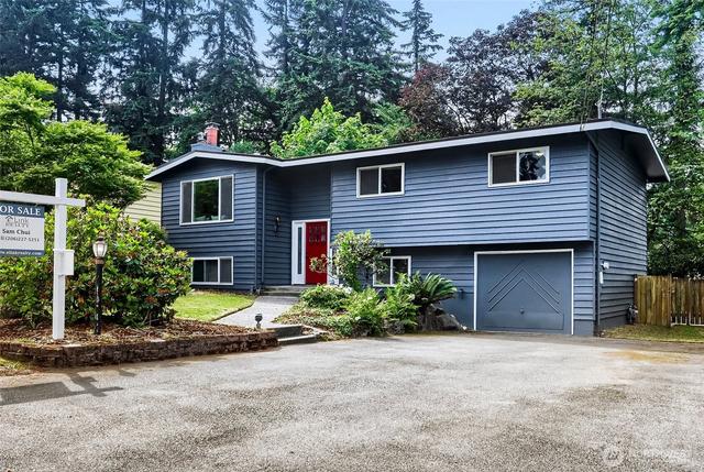 8451 NE 137th St, Kirkland, WA 98034