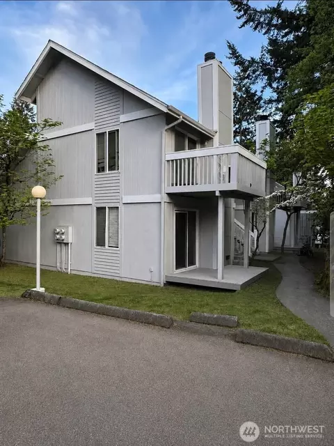 34002 1st Cir S, Federal Way, WA 98003