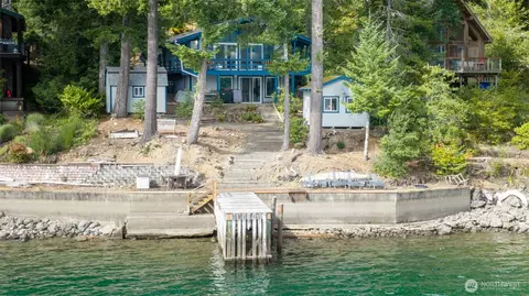 411 N Potlatch Dr N, Hoodsport, WA 98548