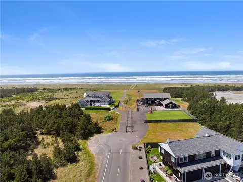 1611 Ocean Beach Blvd #7, Long Beach, WA 98631