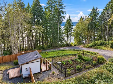 7364 NE North Shore Rd, Belfair, WA 98528