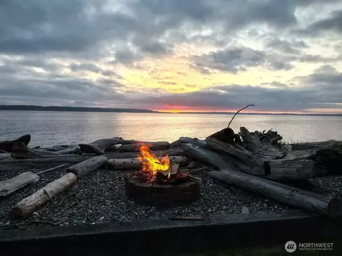196 Edgebluff Rd, Camano Island, WA 98282
