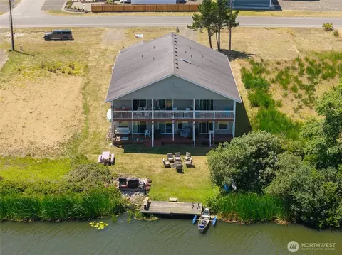992 Point Brown Ave SE #2, Ocean Shores, WA 98569