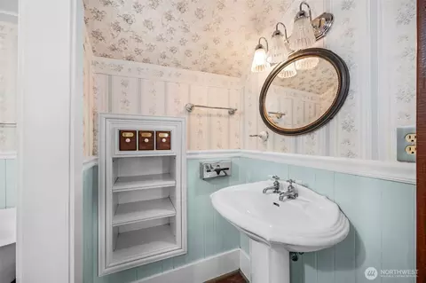 Bath - 1502 Rainier Ave, Everett, WA 98201 photo 3 of 3