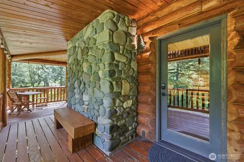 34184 SE 327th Pl, Ravensdale, WA 98051