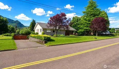 676 Adams Ave, Morton, WA 98356