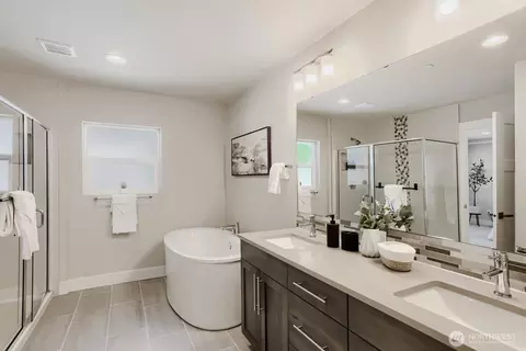 Bath - 3932 242nd St SE, Bothell, WA 98021 photo 2 of 5