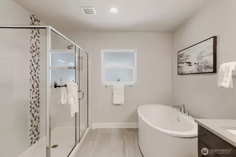 Bath - 3932 242nd St SE, Bothell, WA 98021 photo 3 of 5