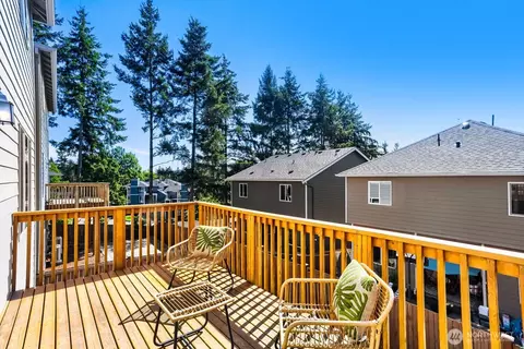 Exterior - 3932 242nd St SE, Bothell, WA 98021 photo 3 of 6