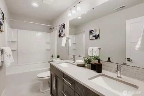 Bath - 3932 242nd St SE, Bothell, WA 98021 photo 4 of 5