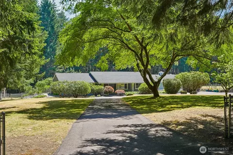 884 Kamus Pl, Fox Island, WA 98333