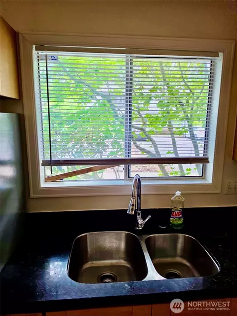 Kitchen - 1526 192nd St SE #M-5, Bothell, WA 98012 photo 4 of 4