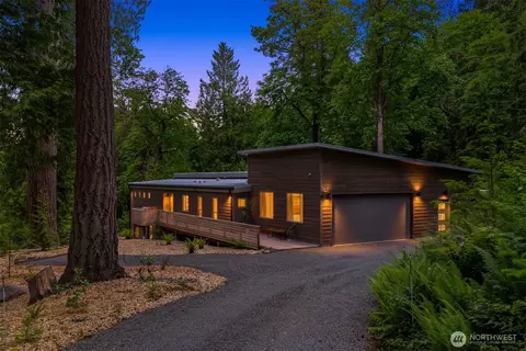 9720 NE Lofgren Rd, Bainbridge Island, WA 98110
