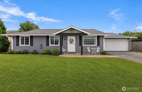 1128 Clover Dr, Moses Lake, WA 98837