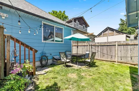 Exterior - 2423 Chestnut St, Everett, WA 98201 photo 4 of 8