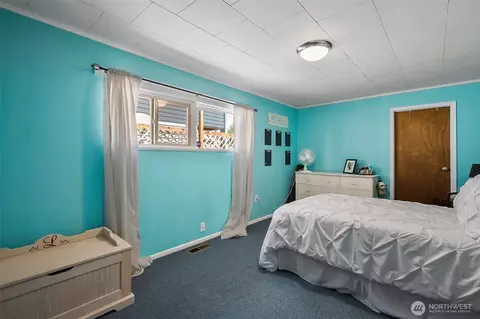 Bedroom - 2423 Chestnut St, Everett, WA 98201 photo 5 of 6