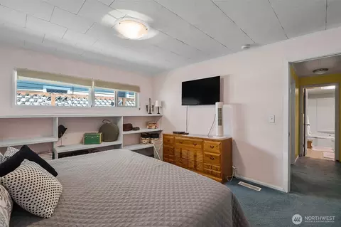 Bedroom - 2423 Chestnut St, Everett, WA 98201 photo 2 of 6