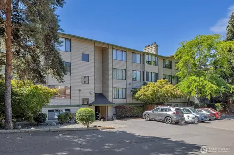 9512 1st Ave NE #204, Seattle, WA 98115
