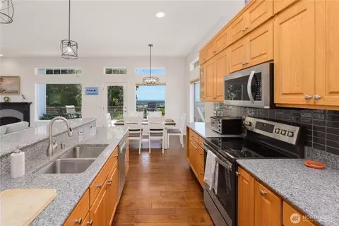 Kitchen - 652 Fox Hollow Rd, Sequim, WA 98382 photo 5 of 5