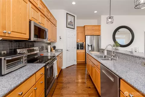 Kitchen - 652 Fox Hollow Rd, Sequim, WA 98382 photo 3 of 5