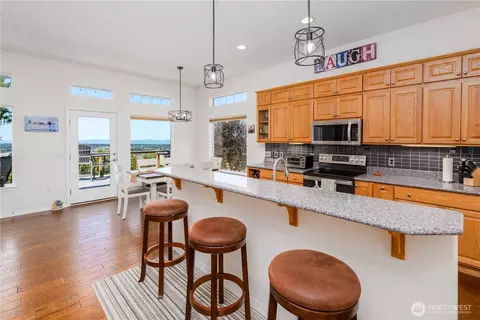 Kitchen - 652 Fox Hollow Rd, Sequim, WA 98382 photo 1 of 5