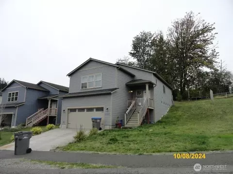 25697 Schoolhouse Pl NE, Kingston, WA 98346