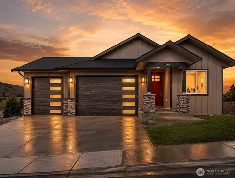 3240 NW Brianna Ave, East Wenatchee, WA 98802