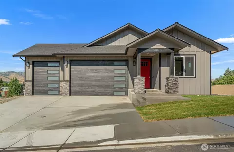 3240 NW Brianna Ave, East Wenatchee, WA 98802