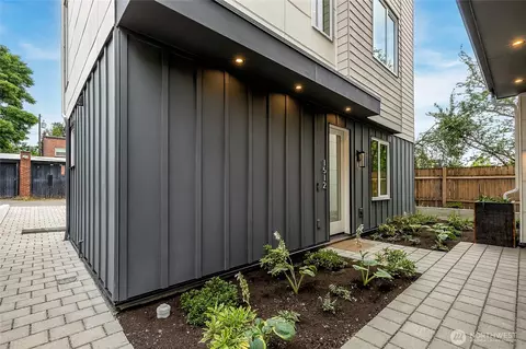 1512 NW 59th St, Seattle, WA 98107