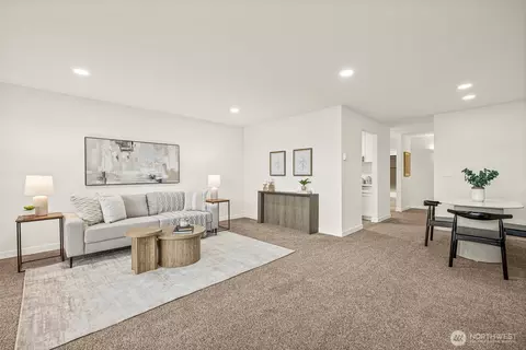 2929 76th Ave SE #208, Mercer Island, WA 98040