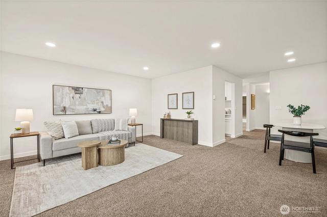 2929 76th Ave SE #208, Mercer Island, WA 98040